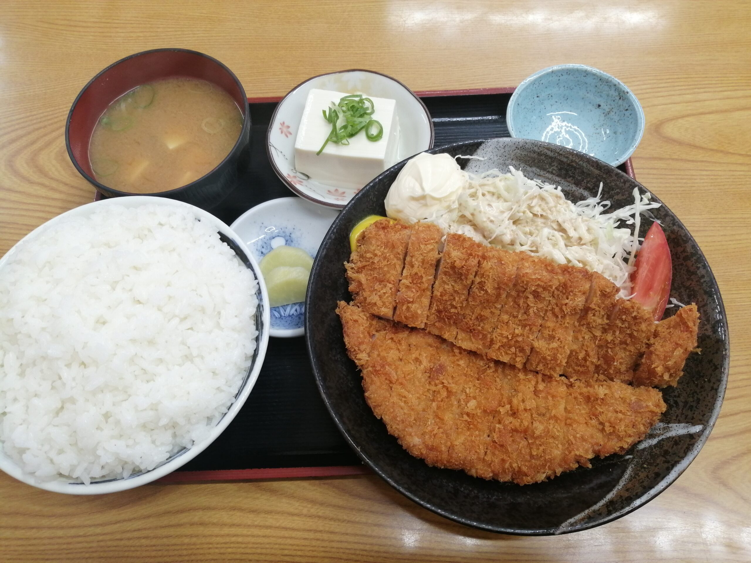 神鍋食堂(大阪・加島)うどん・そば・丼・定食